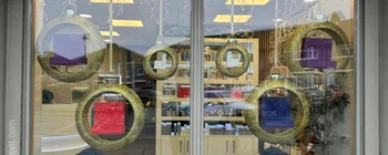 Award-winning curved bauble shelves