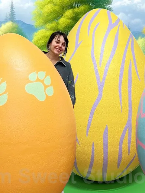 https://www.grahamsweet.com/easter_display/giant-easter-egg-props-extra-small.webp