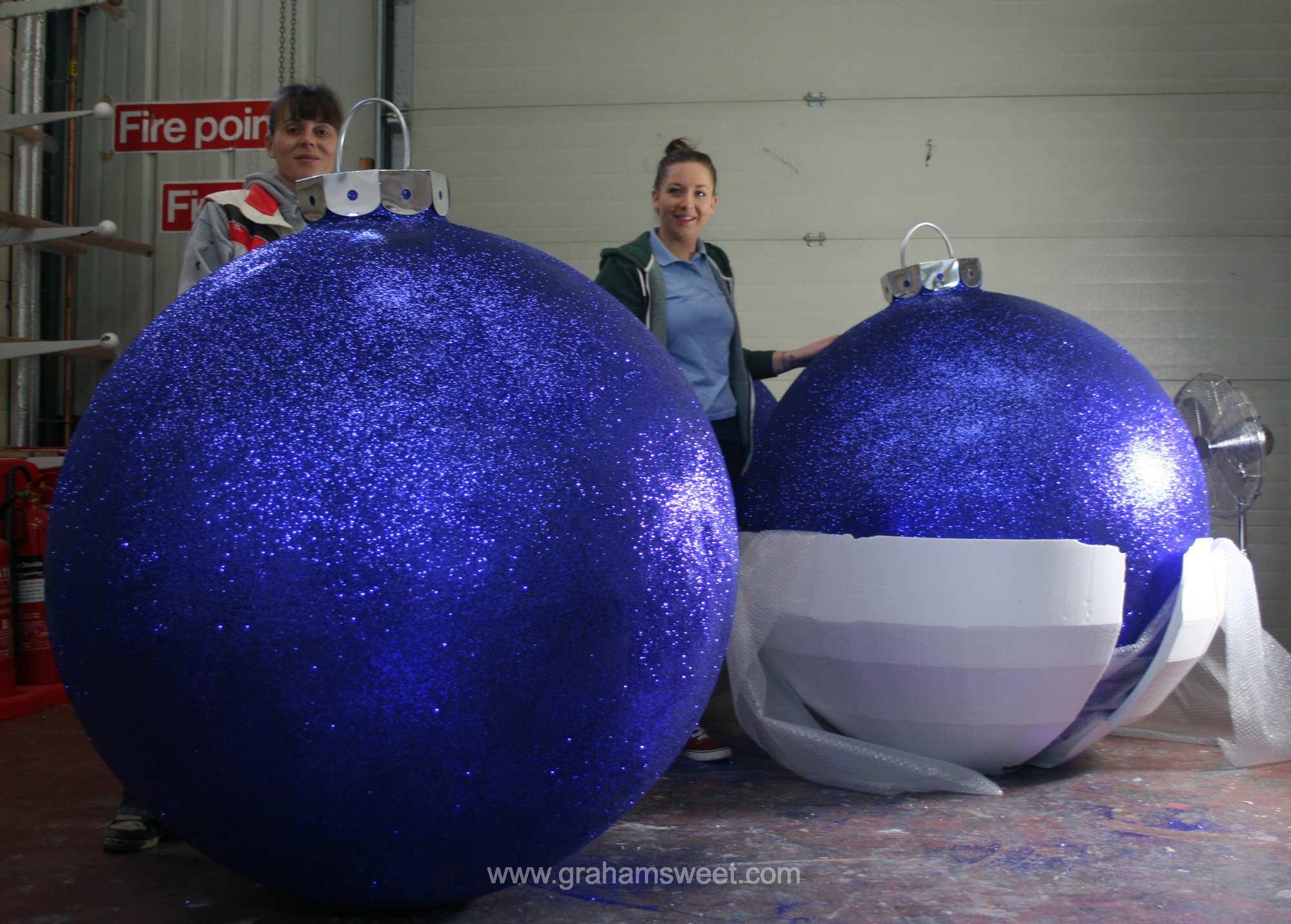 large baubles