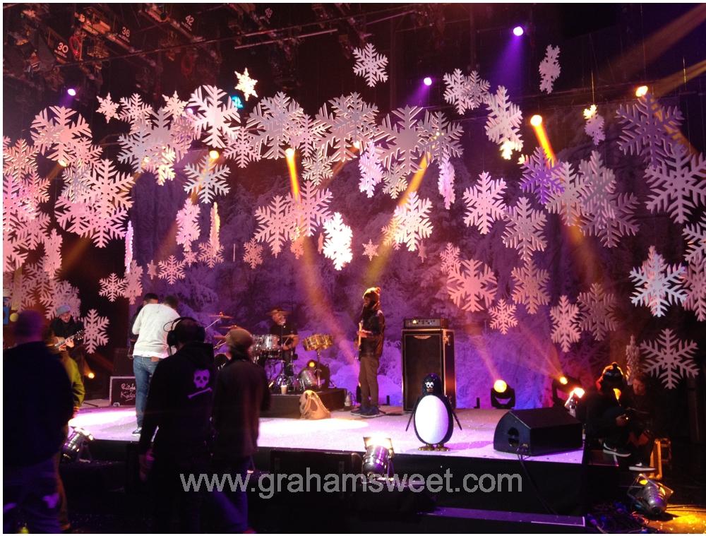 Plain snowflakes for Top of the Pops 2012 05