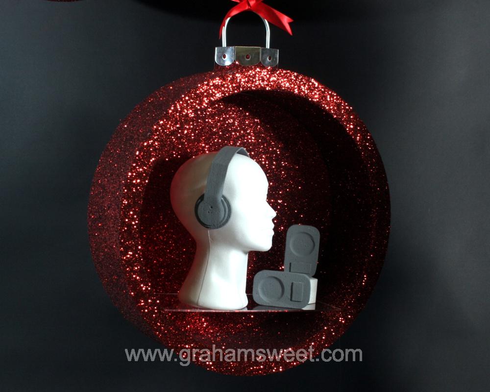 580 m diameter red glittered bauble shelf - with a red glitter back