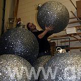 large baubles3