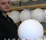 290 mm polystyrene ball with snow effect
