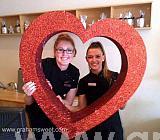 treatment rooms- glittered heart shelfs1