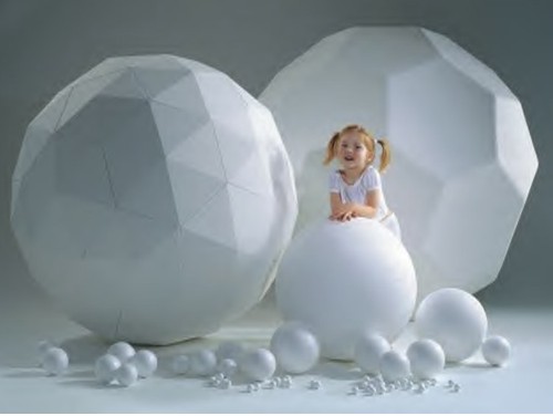 Polystyrene balls and spheres UK. Styrofoam balls also available.