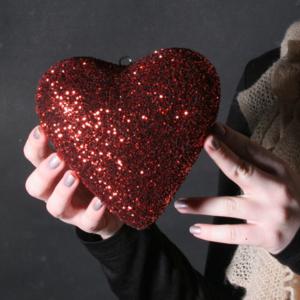 3D Polystyrene  Heart - 150mm high - Glittered-  Pack of 1